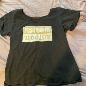 Nike shirt , great condition! 🛍🛍